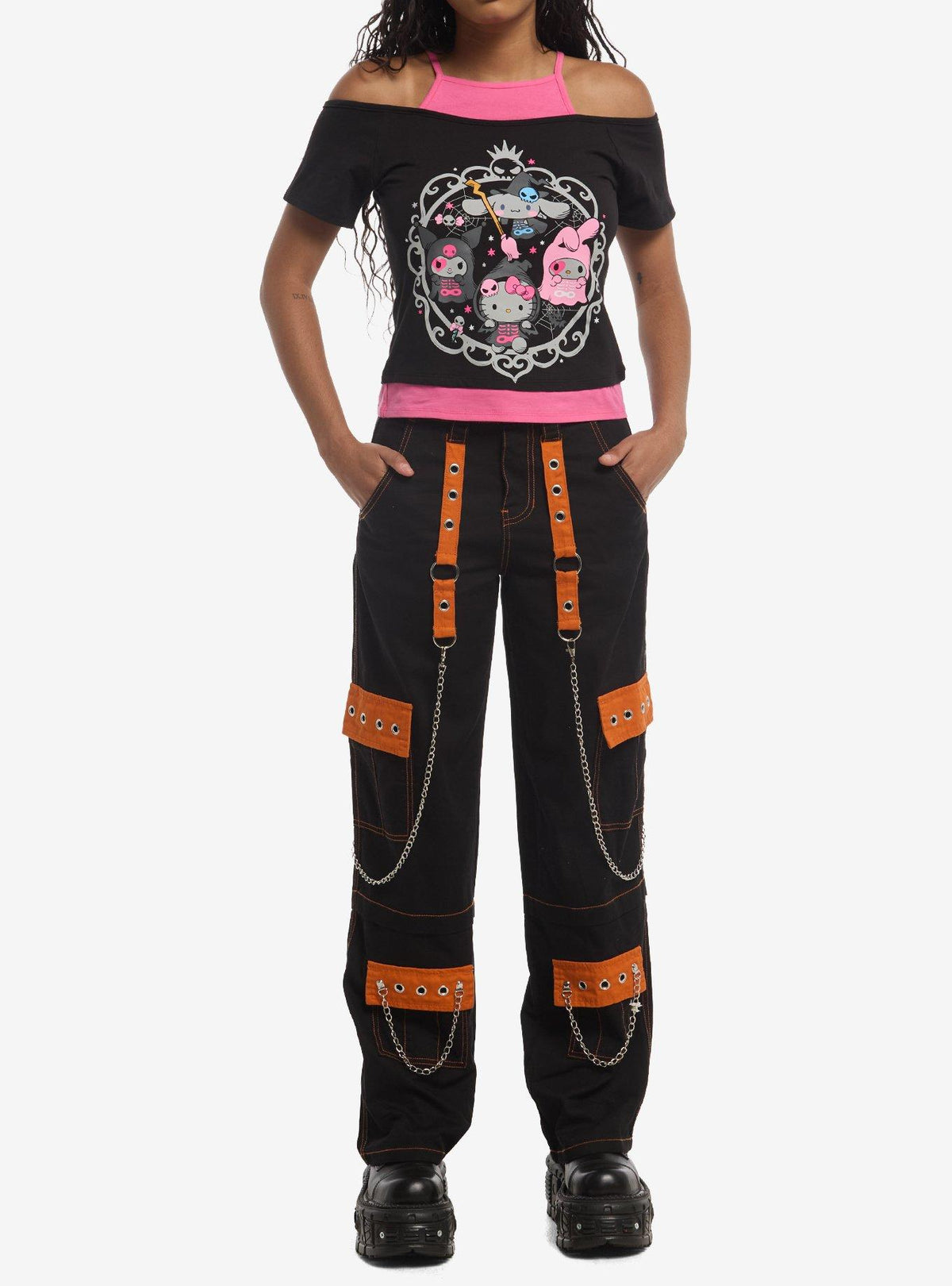Polera Halloween Hello Kitty y amigos, hombros descubiertos