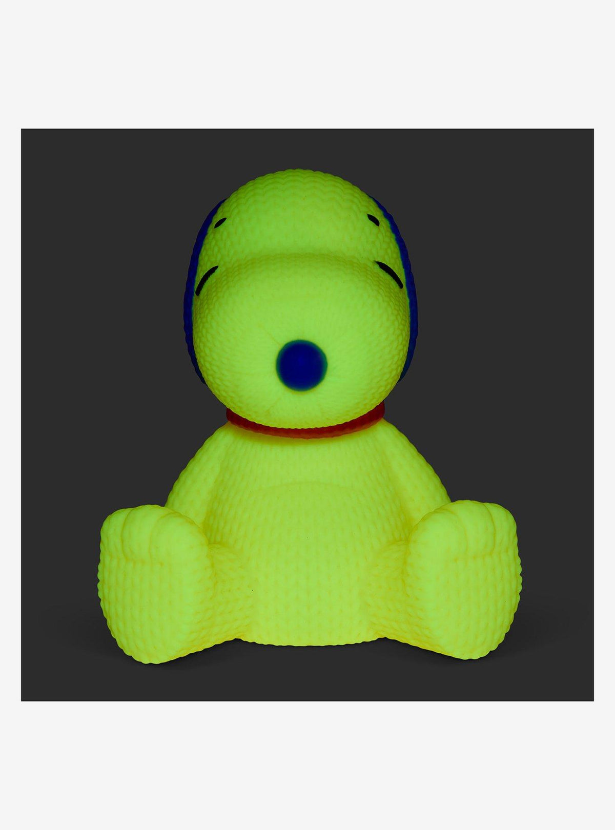 Figura de vinilo Snoopy #423 (reactiva a luz negra)