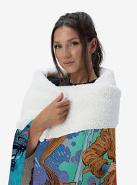 Manta sherpa Supergirl en pose - DC Comics
