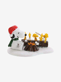 Figura Peanuts: Woodstock y Snoopy en la fogata