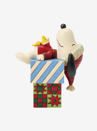 Jim Shore Peanuts: Snoopy y Woodstock con regalos