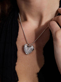 Collar relicario Velaris de A Court of Thorns and Roses