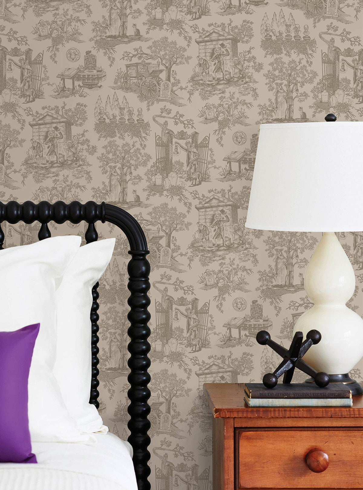 Papel mural autoadhesivo Disney Haunted Mansion Toile Taupe