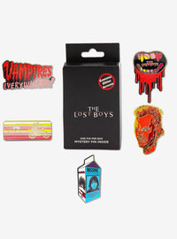 Caja sorpresa de pin esmaltado The Lost Boys