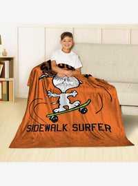 Manta de tacto sedoso Peanuts Snoopy en skate