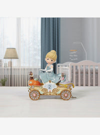 Figura Disney Birthday Parade: Cinderella, 2 años