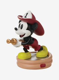 Figura de Mickey Mouse como bombero