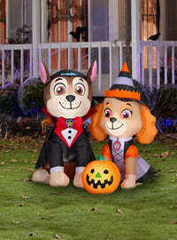 Escena inflable de Paw Patrol: Chase vampiro y Skye bruja