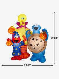 Escena inflable de Sesame Street con Elmo y sus amigos