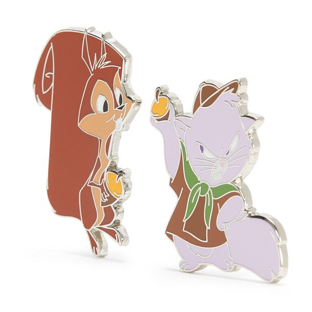 Set de 2 pines de Yzma como gata y Bucky la ardilla