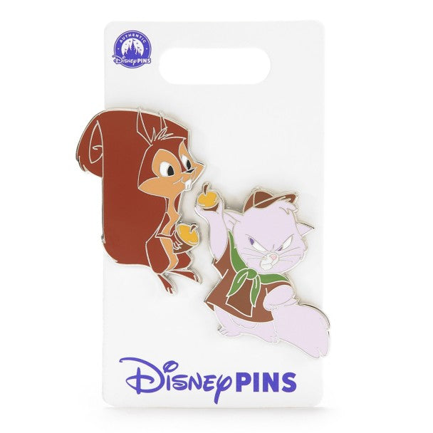 Set de 2 pines de Yzma como gata y Bucky la ardilla