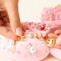 Diadema con orejas y dijes de Minnie Mouse