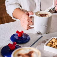 Taza con tapa de Mickey Mouse