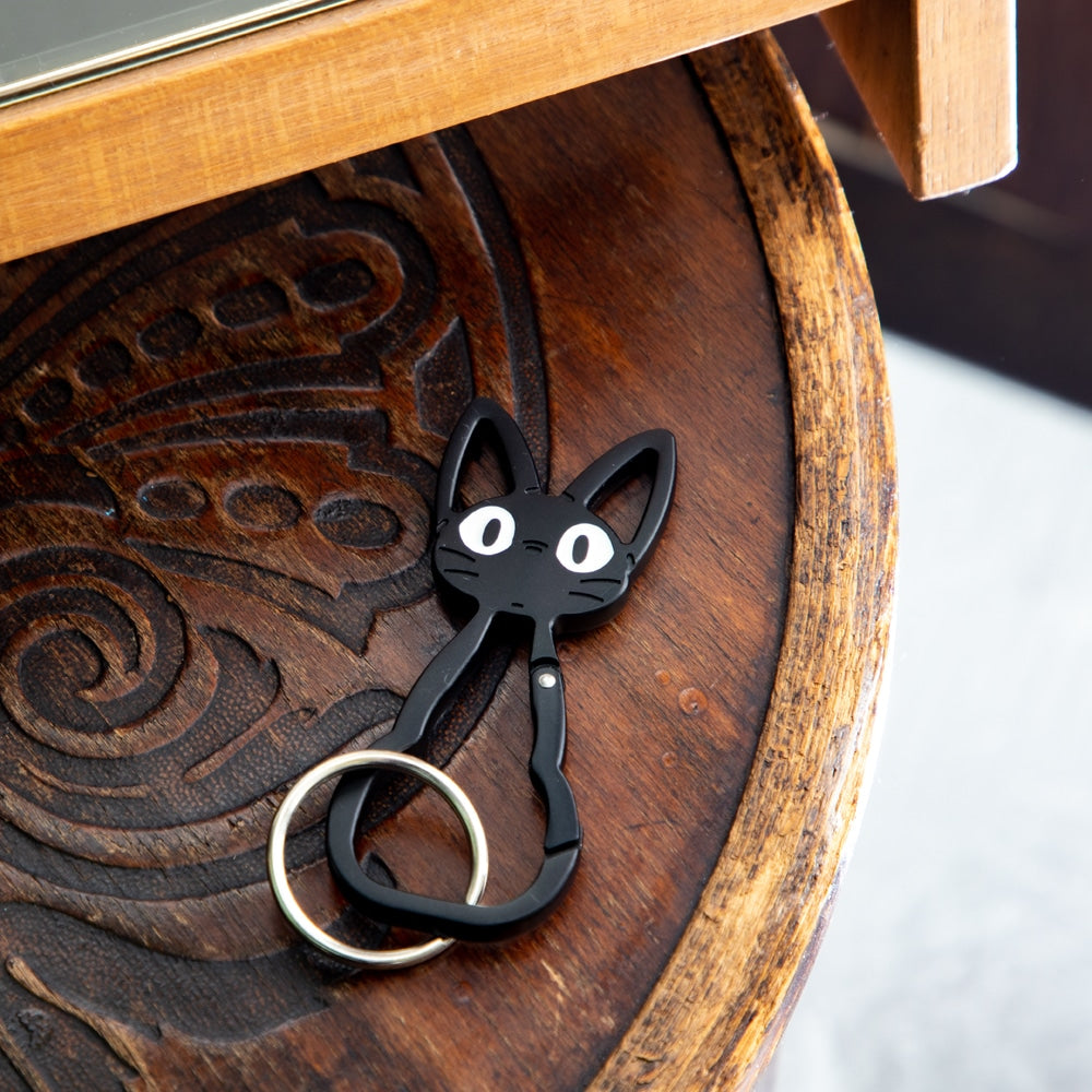 Mosquetón facial de Jiji | Kiki's Delivery Service