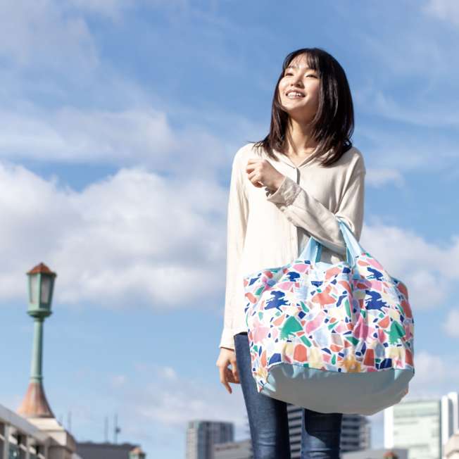 Bolso para compras con flores y Minnie Mouse