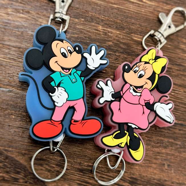 Llavero retráctil de goma de Minnie Mouse