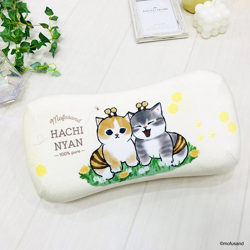 Almohadón mini mofusand con diseño de gatito abeja