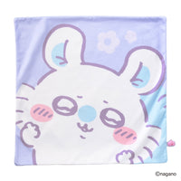 Funda de cojín Chiikawa: Momonga con flores