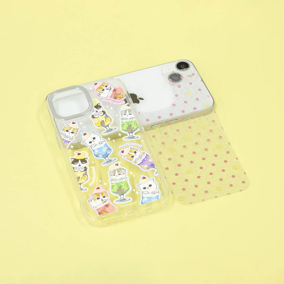 Funda Mofusand para iPhone con marco para cámara