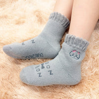 Calcetines de rizo Chiikawa grises para mujer