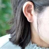 Aros Mickey Mouse en oro blanco K10 y diamantes