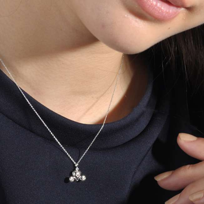 Collar de Cenicienta en oro blanco y rosado K10 con diamante