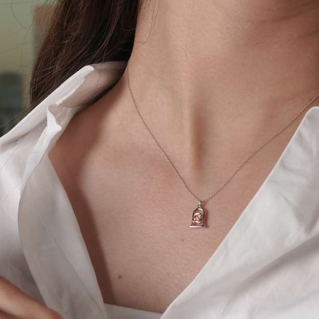 Collar de Bella en oro K10 y diamantes
