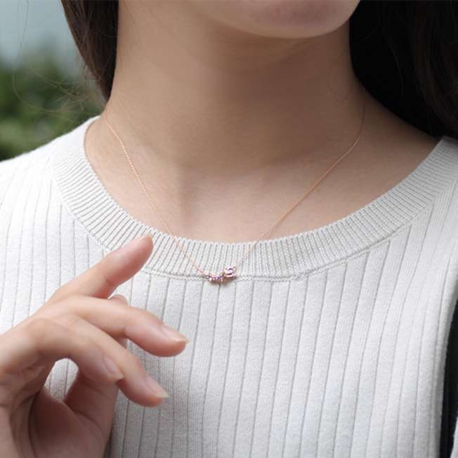 Collar colgante de Blancanieves en oro rosa K10