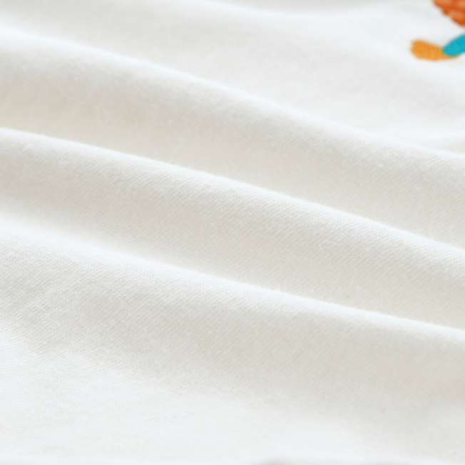 Polera blanca Phineas and Ferb con agentes bordados