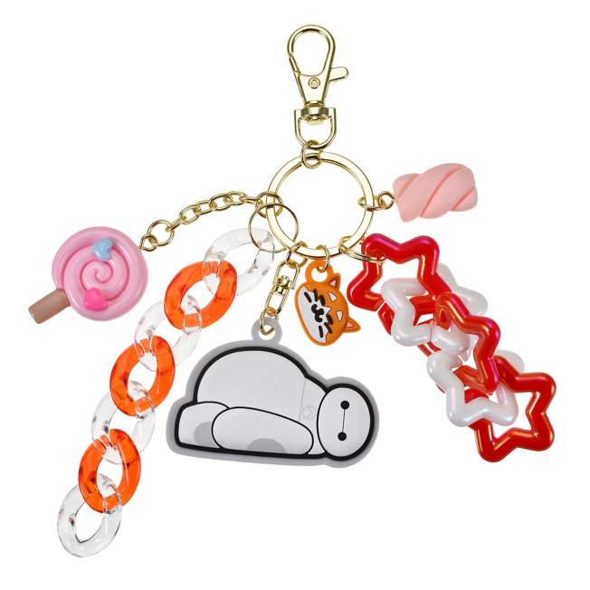 Llavero con charms de dulces de Baymax y Mochi