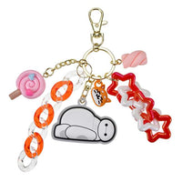 Llavero con charms de dulces de Baymax y Mochi