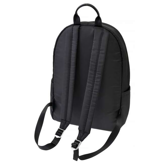 Mochila negra de Mickey Mouse en pose de pie
