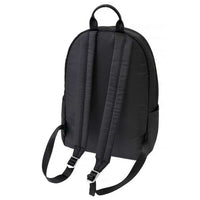 Mochila negra de Mickey Mouse en pose de pie