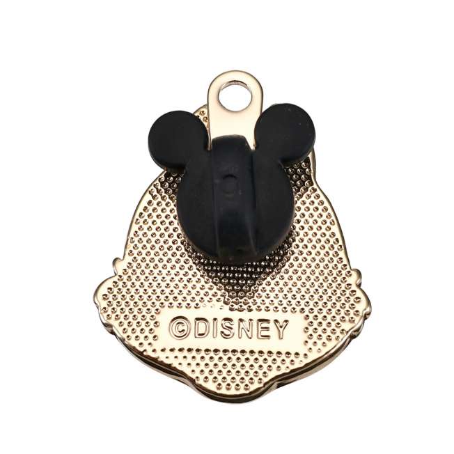 Pin coleccionable de Dale, también se puede usar como charm