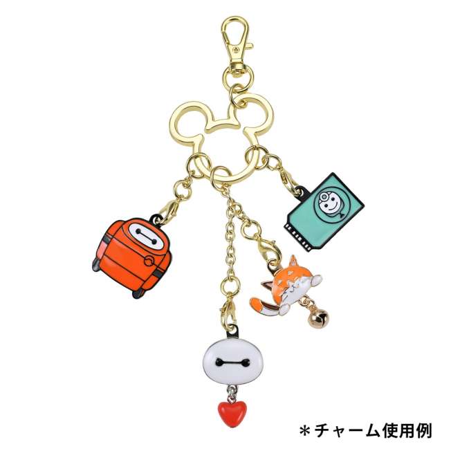 Pin y charm de Baymax con corazón - Big Hero 6