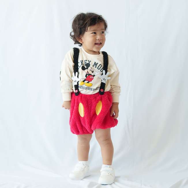 Pantalón infantil rojo de Mickey con tirantes