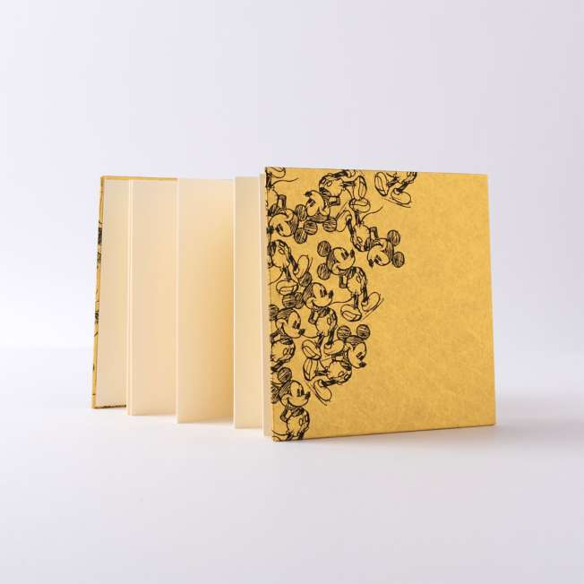 Cuaderno cuadrado de Mickey Mouse