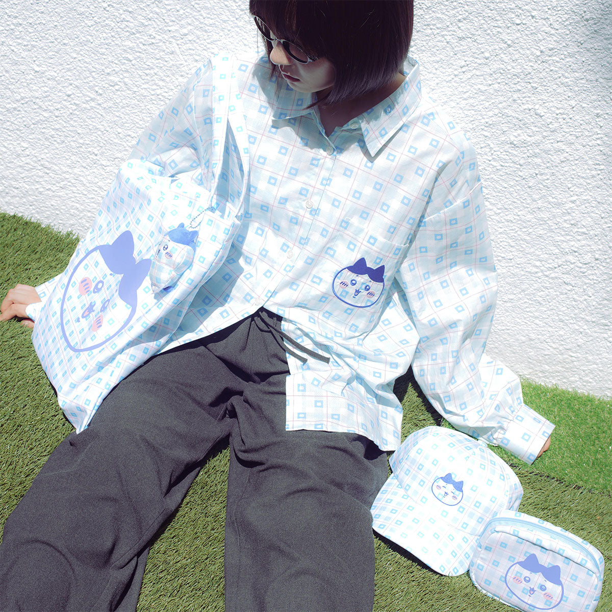 Camisa a cuadros azul de Hachiware - Chiikawa