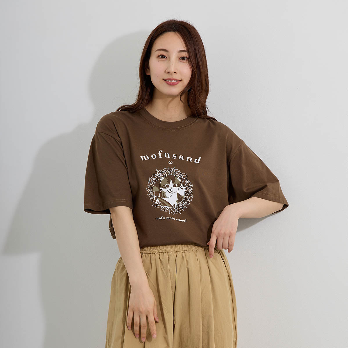 Polera mofusand estilo universitario, verde oliva