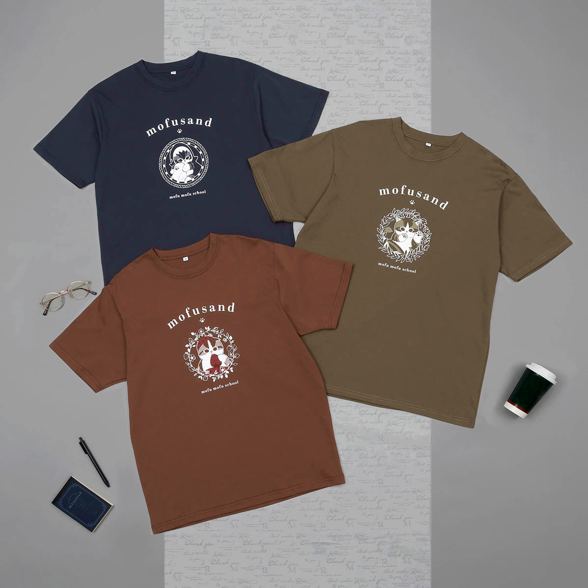 Polera Mofusand universitaria del gato frutilla