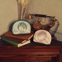 Estuche mofusand estilo Art Nouveau, lirios rosa empolvado