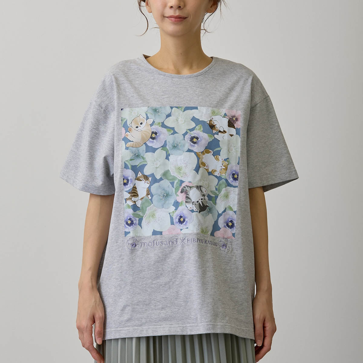 Polera gris Mofusand x Hibiya Kadan Winter Origin