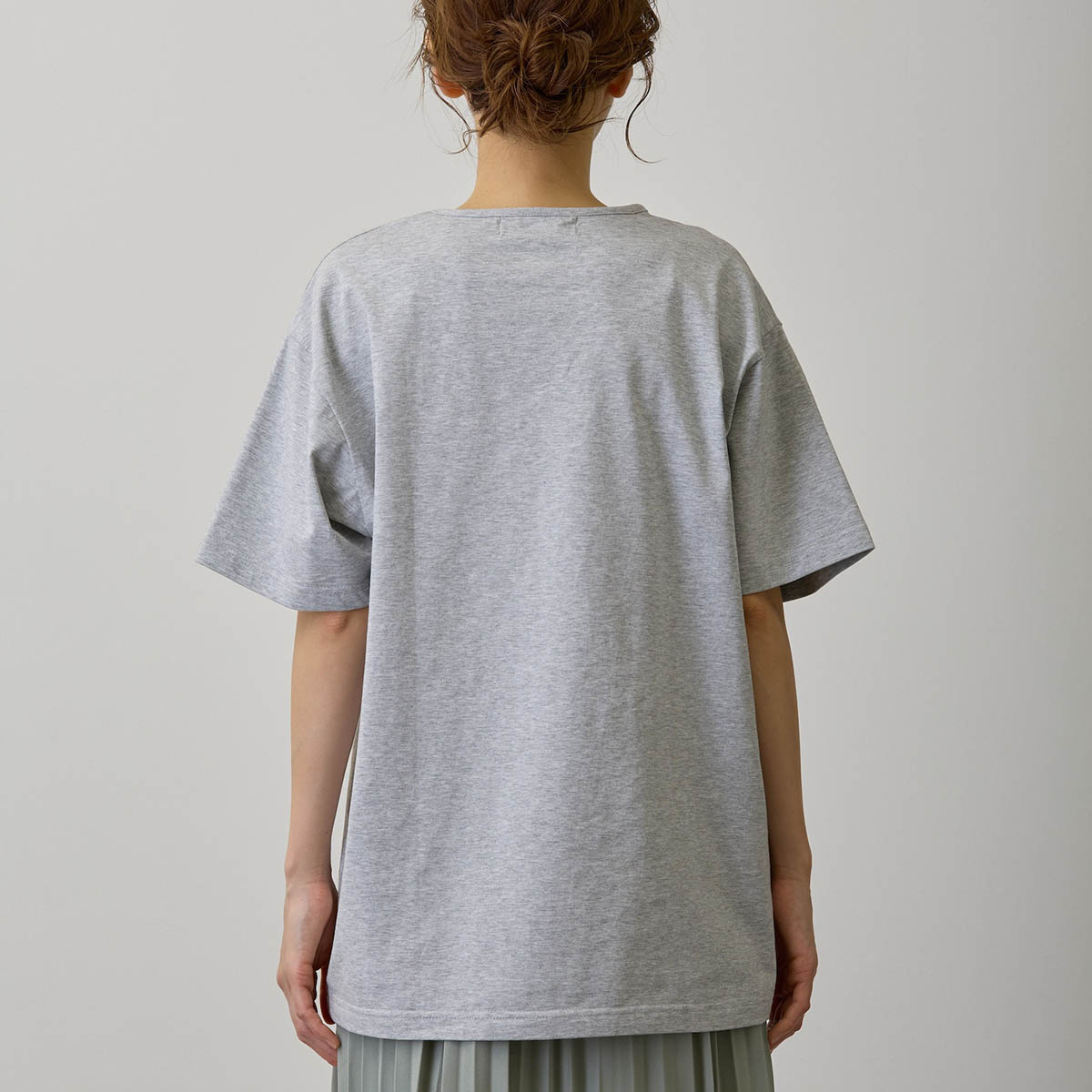 Polera gris Mofusand x Hibiya Kadan Winter Origin