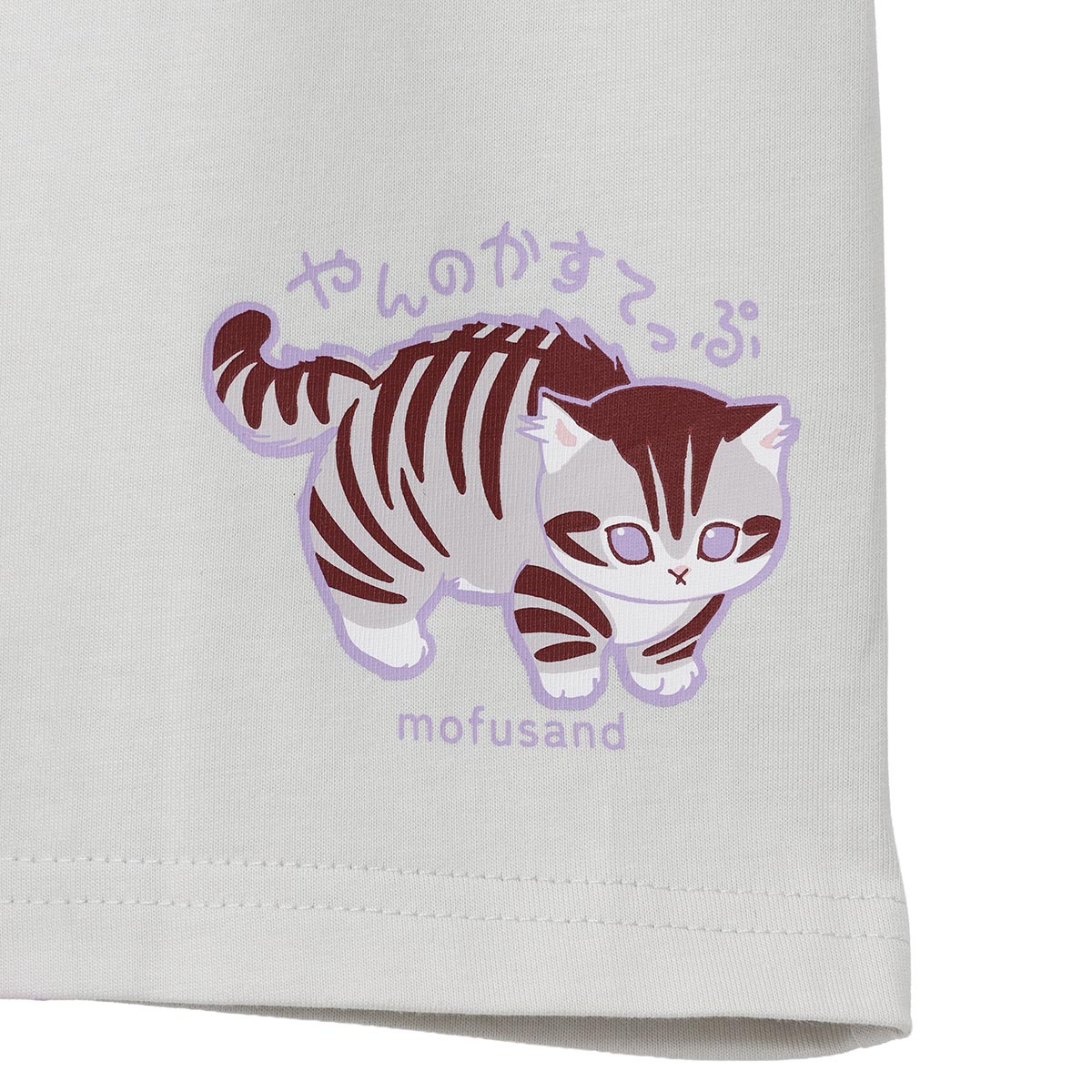 Polera gris Mofusand: gato fan del florero