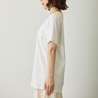 Polera blanca Mofusand Gatito Mariposa