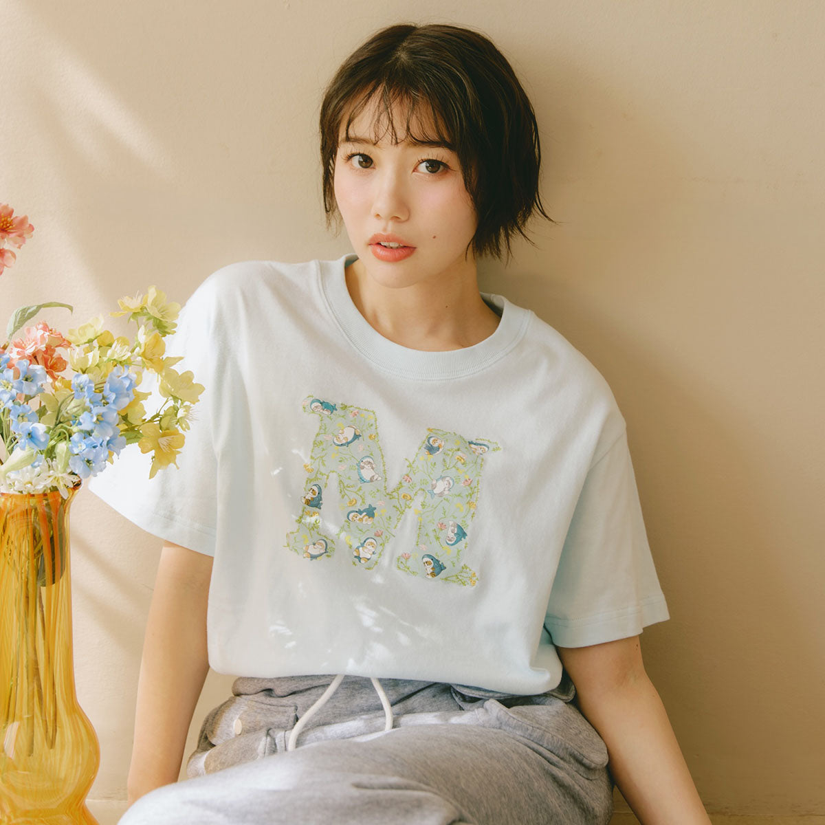Polera botánica azul pálido mofusand × Hibiya Kadan