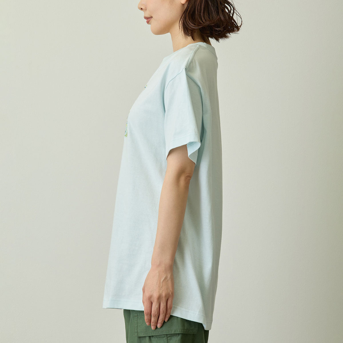 Polera botánica azul pálido mofusand × Hibiya Kadan