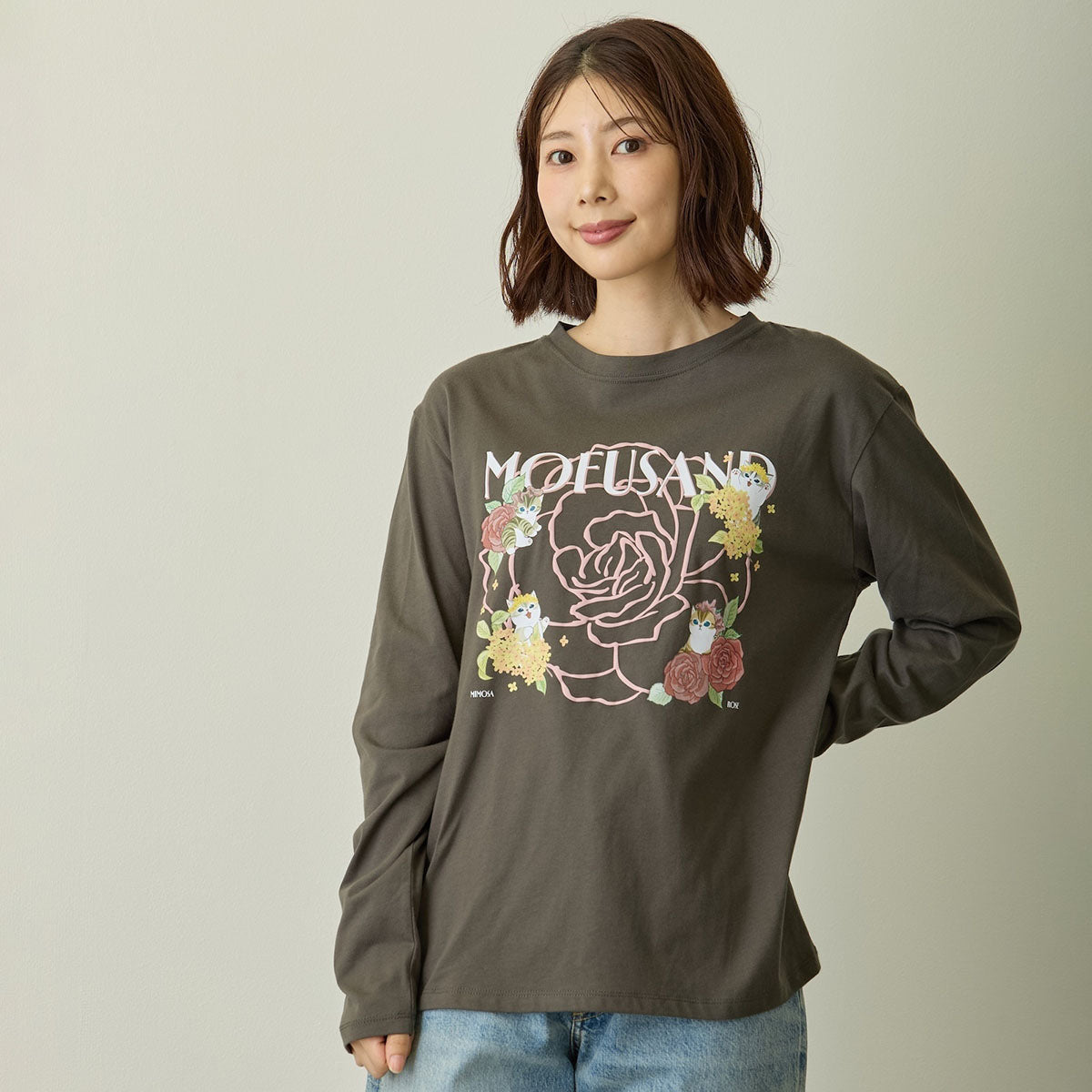 Polera manga larga mofusand x Hibiya Kadan con rosas