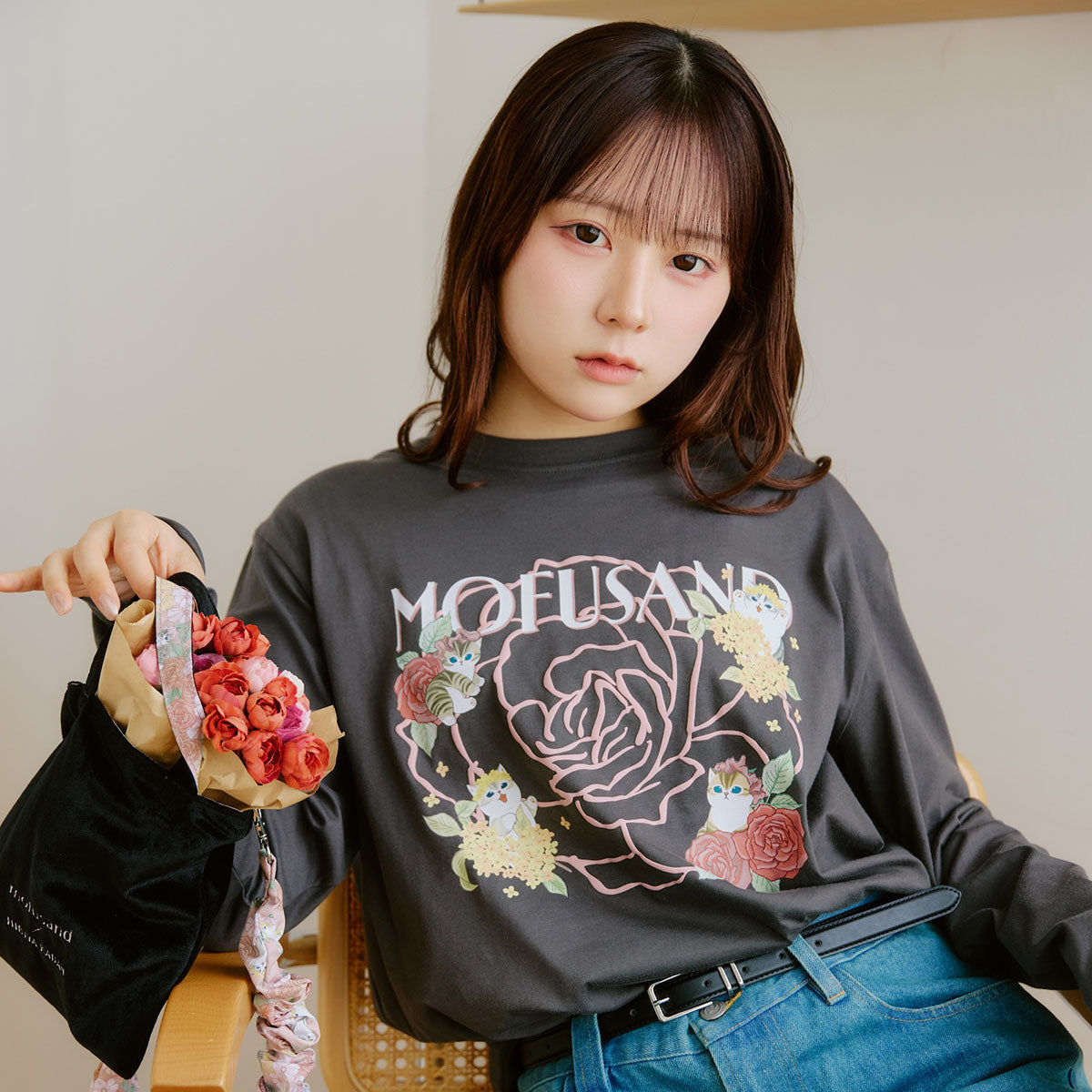 Mini bolso mofusand x Hibiya Kadan con rosas