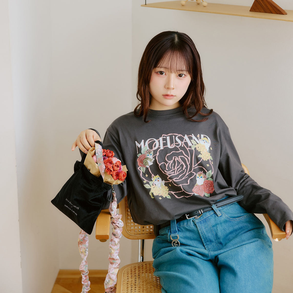 Mini bolso mofusand x Hibiya Kadan con rosas